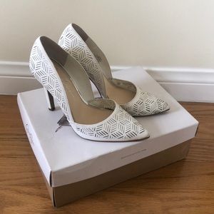 Jessica Simpson pumps